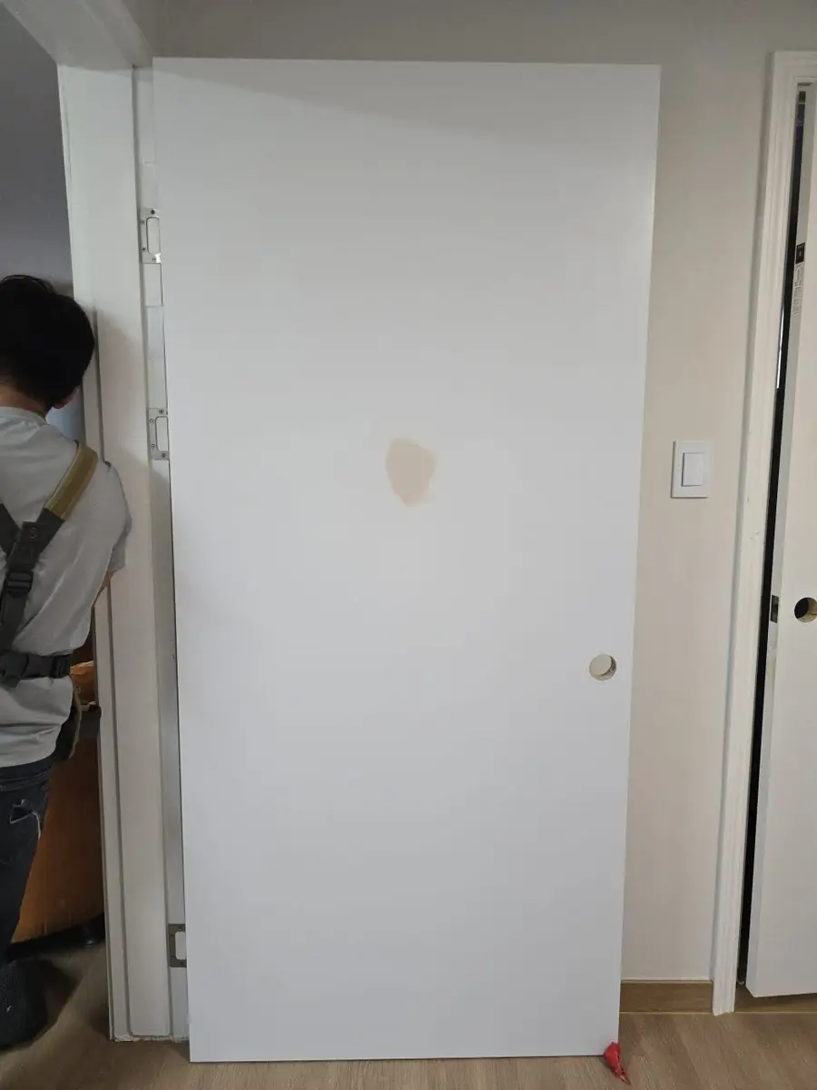 종로 방문 필름 화장실문 필름 시공 시공 사진 3