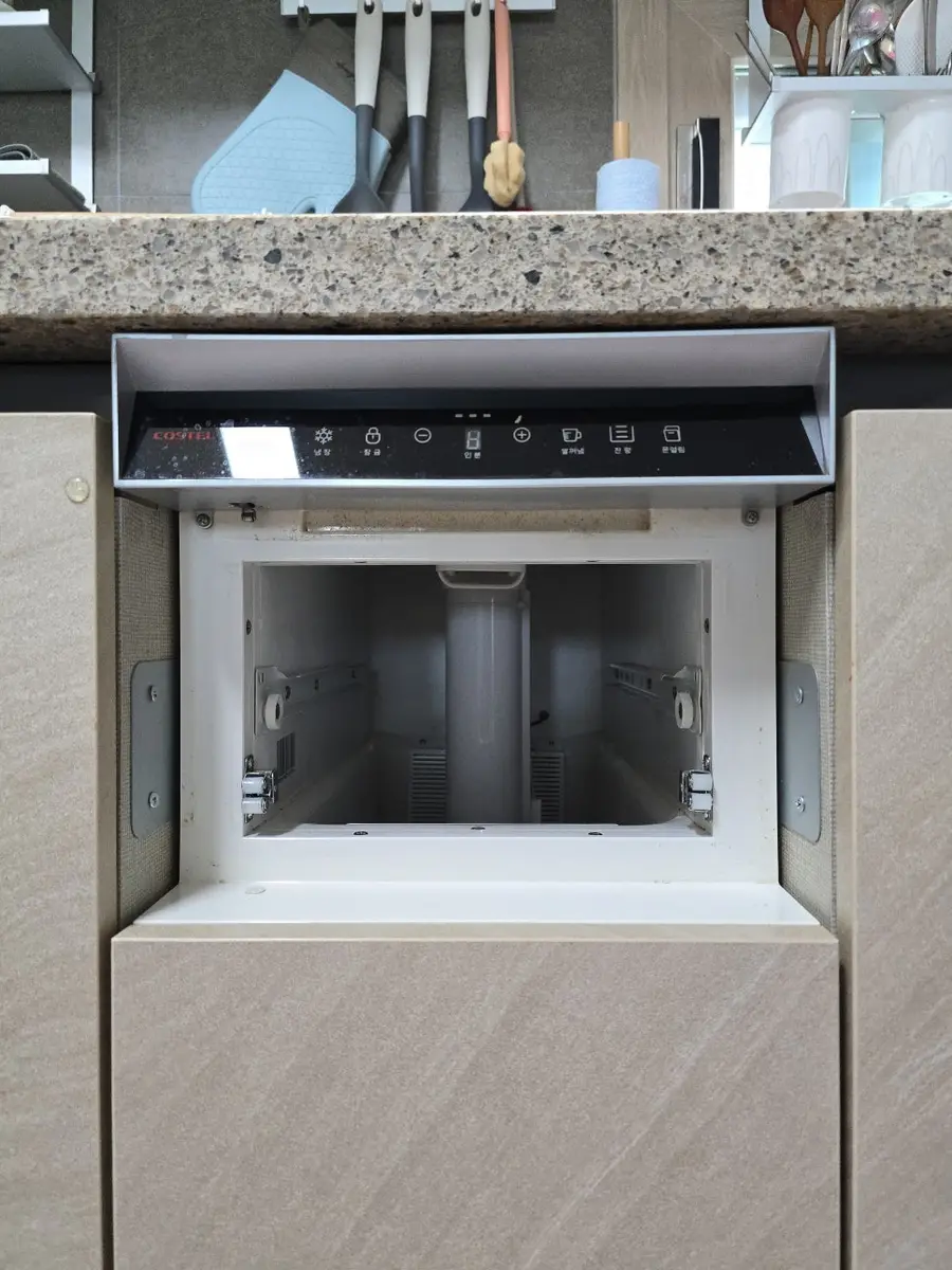 쌀냉장고철거 시공 사진 75