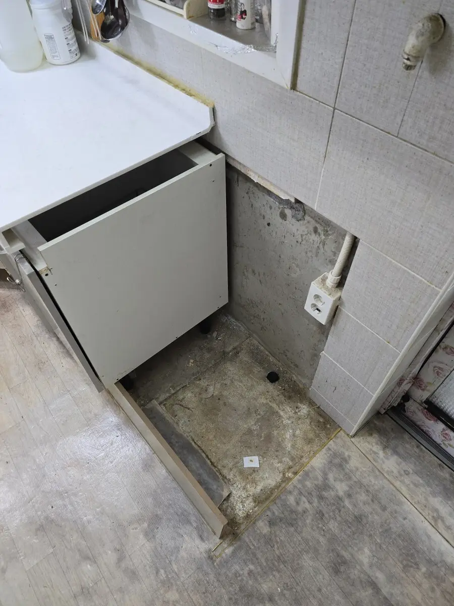 낡은 주방수납장철거 — 시공 후