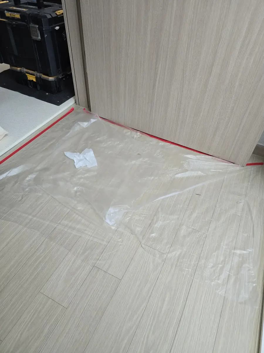 파손 된 도어수리 문 복원 시공 사진 24